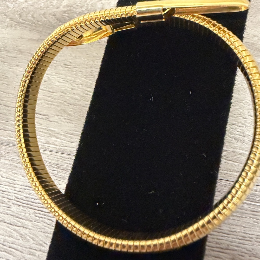 Elegant Gold Tone Bracelet 7”‎